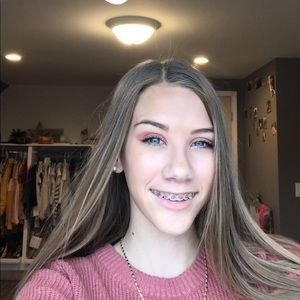 Meet your Posher, Macie